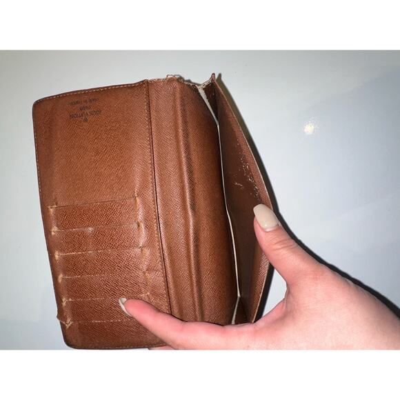 Louis Vuitton Monogram Bifold Wallet - Picture 6 of 10